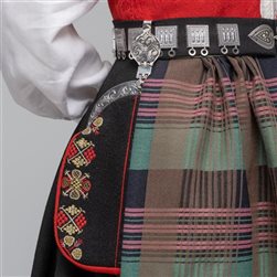 Løslomme, forkle og sølvbelte til Kvinnebunad fra Nordmøre